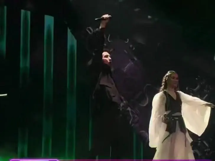 Группа AY YOLA спела вместе с Димой Биланом