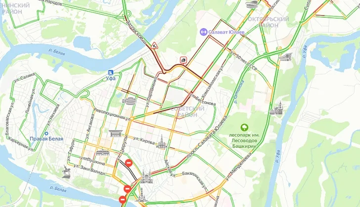 Уфа встала в самых сильных, 10-балльных пробках