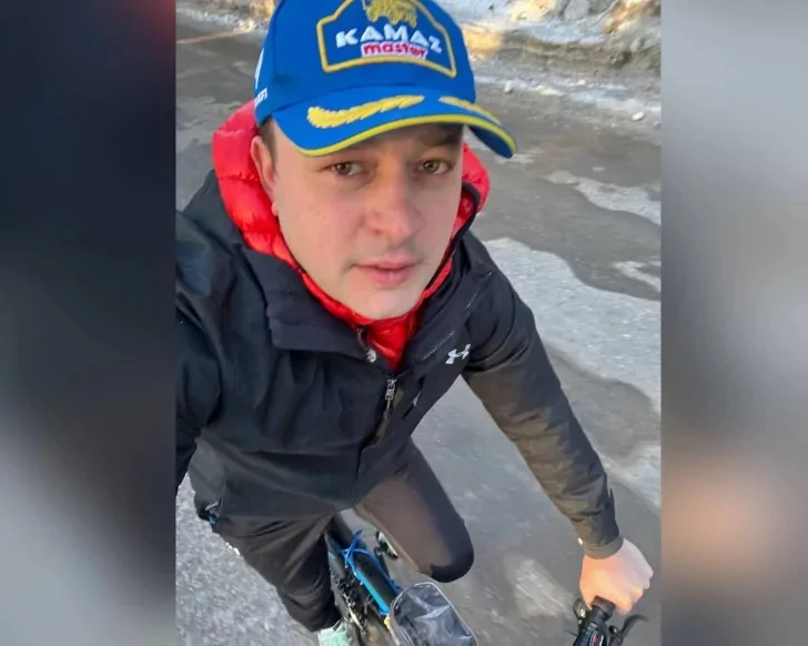 Мавлиев с велосипеда прочувствовал на дорогах ямы и увидел мусор