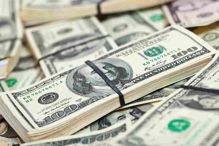 120 рублей. Экономист предсказал, как вырастет курс доллара