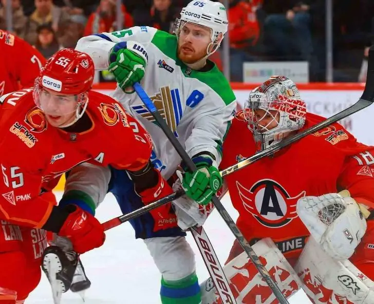 «Салават Юлаев» начал плей-офф с поражения