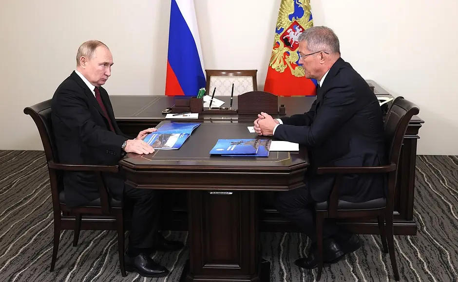 Радий Хабиров поздравил Владимира Путина с Днем рождения от всей Башкирии