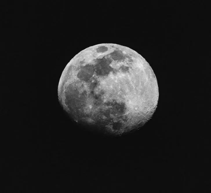 Российские ученые что-то нашли на Луне