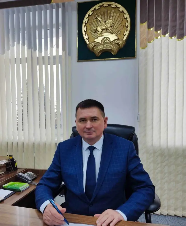 Он улетел, но обещал вернуться: у главы Бакалинского района Башкирии закончился контракт