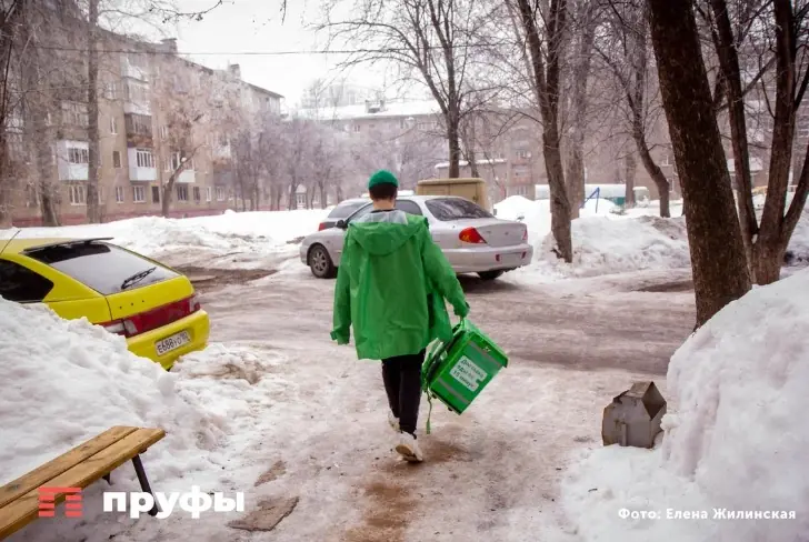 Зарплата курьеров в Москве выросла не сильно − теперь до 300 тысяч рублей