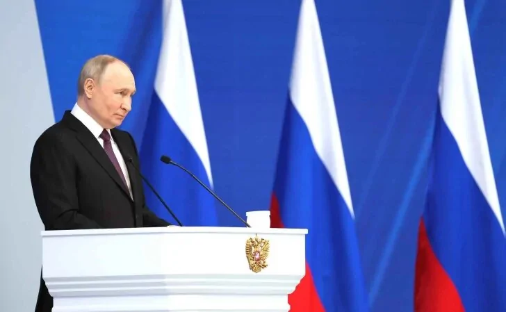 Путин обратился к россиянам за день до начала выборов президента
