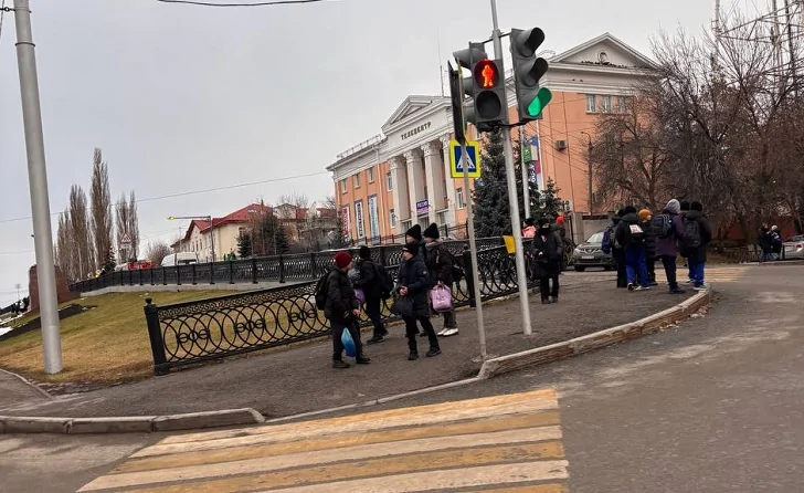 Горит школа в самом центре Уфы – ученики срочно эвакуированы