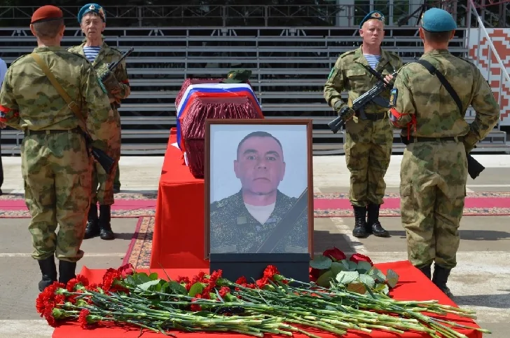 Погиб спустя месяц: в Башкирии простились с бойцом СВО