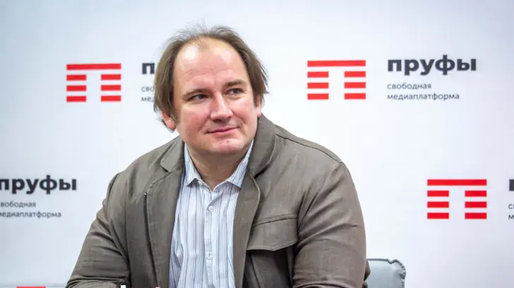 «Стране не нужны барбершопы, сомелье и грумеры». Экономист рассказал, что будет с малым бизнесом и что ждет Россию в 2026 году