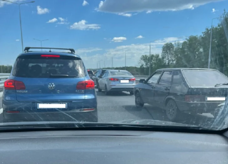 В Уфе на платном Восточном выезде образовалась сильная пробка