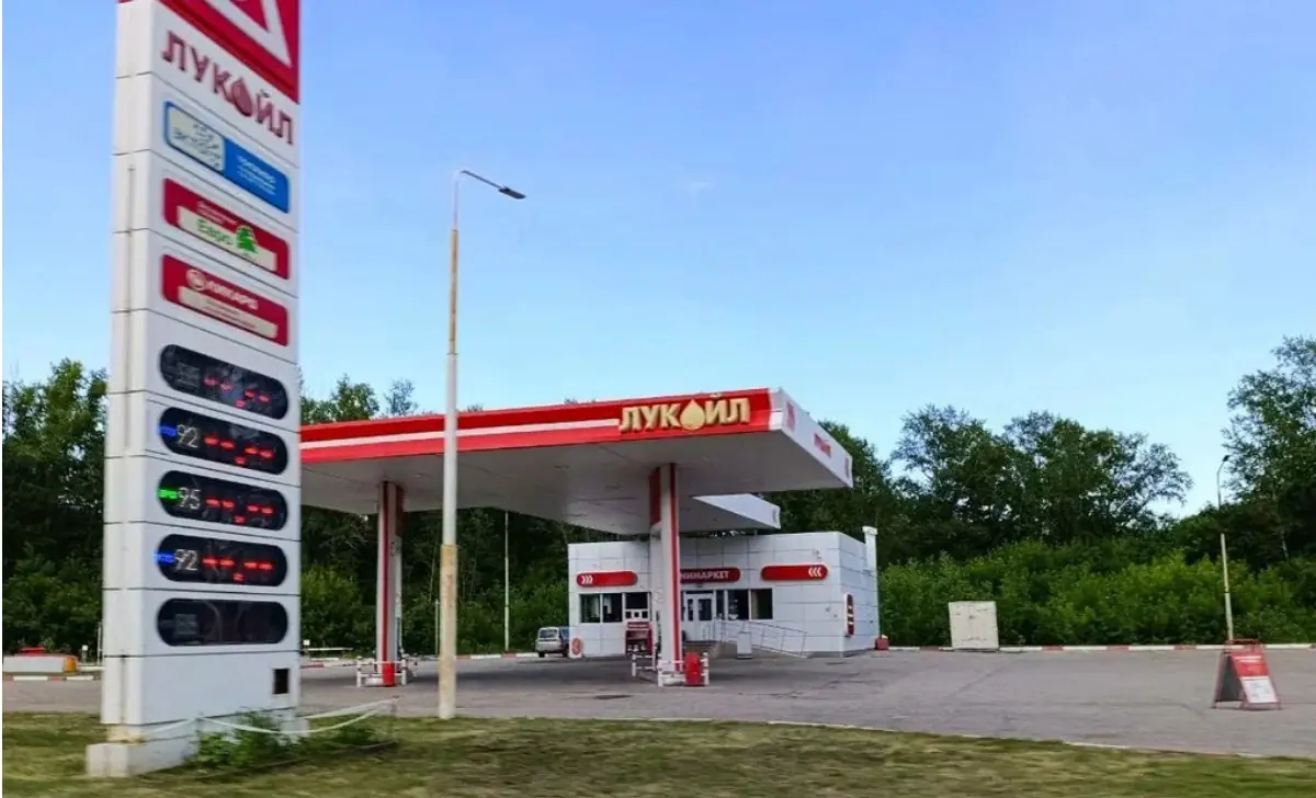 Цены на бензин падают по всей стране, но Башкирию обошли стороной