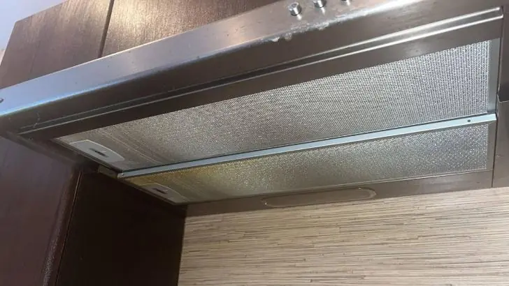 Давно отказалась от вытяжки на кухне: нашла удобнейший вариант