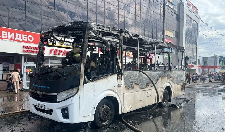 В Башкирии загорелся автобус с пассажирами