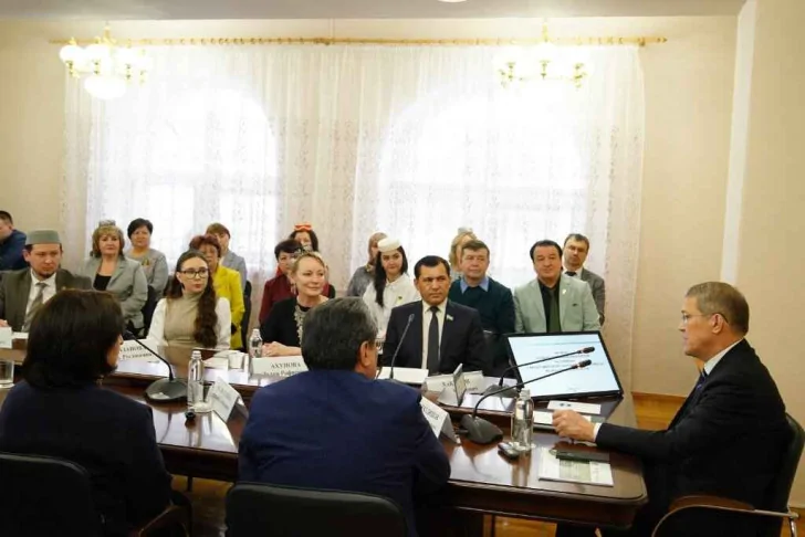 Хабиров поддержал идею провести сабантуй совместно с Татарстаном