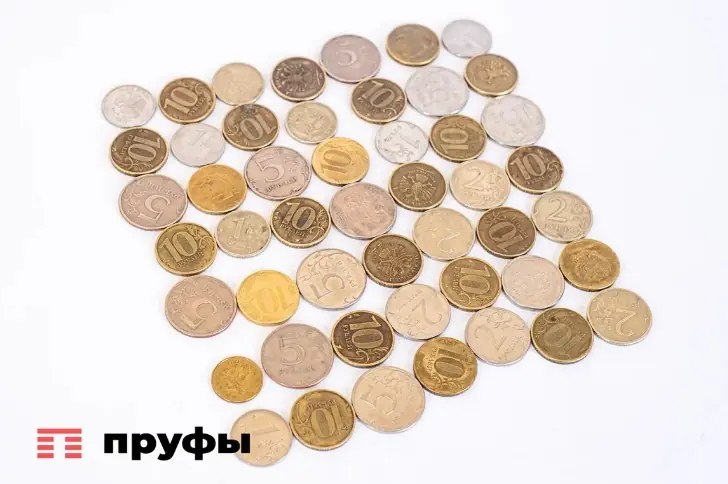 Девальвация на подходе: что делать россиянам с накоплениями в рублях