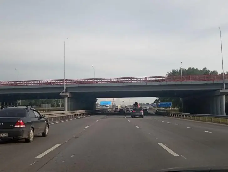 Дорога в аэропорт дождалась ремонта: на новый асфальт выделят до 300 млн рублей 