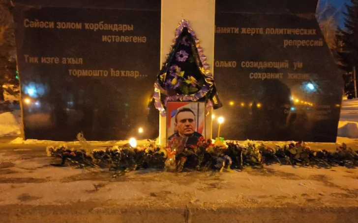 В Уфе мирно прошла несогласованная акция памяти Навального* 