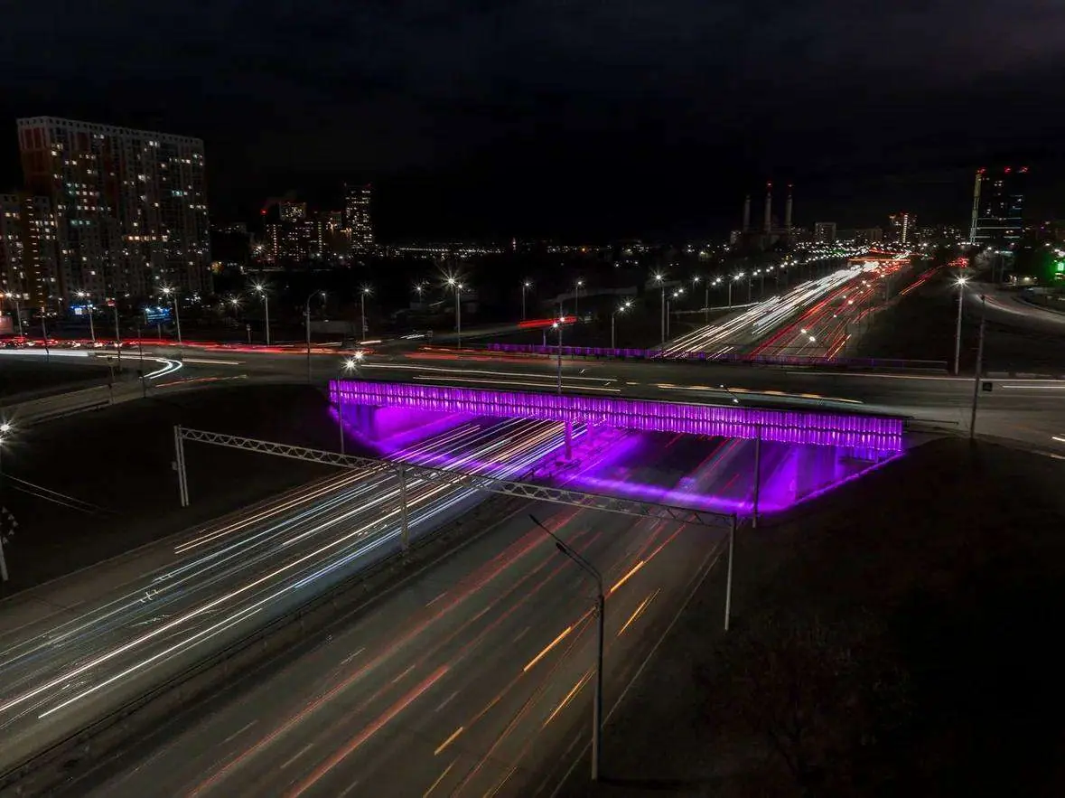 Путепровод на проспекте Салавата Юлаева в Уфе засиял новым цветом – что он символизирует 