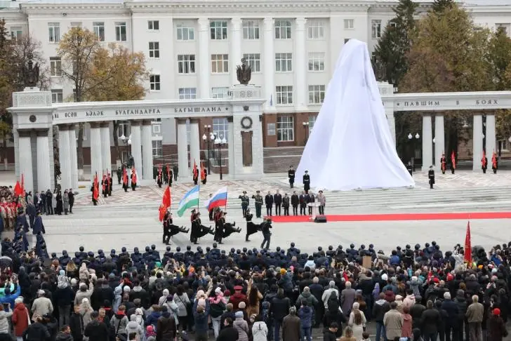 В Уфе отменили Почётный караул у памятника Шаймуратову из-за морозов до -35°