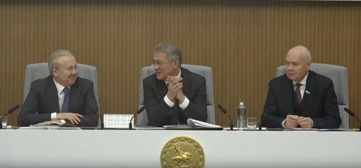 Хабиров разговорился с Назаровым на оперативке и прослушал просьбу чиновницы