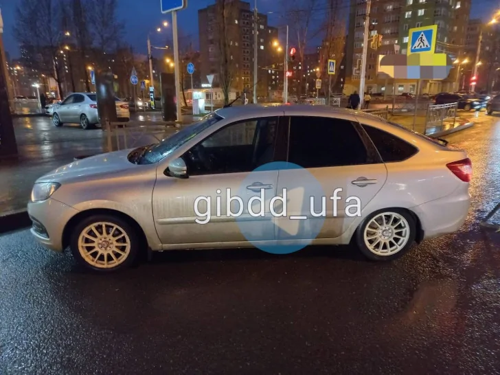 В Уфе легковушка сбила 15-летнего подростка на велосипеде