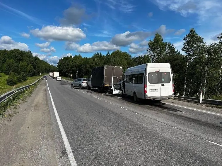 В Башкирии автобус с пассажирами попал в страшное ДТП – есть пострадавшие