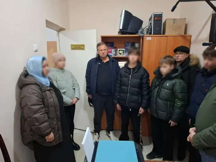 Пинали и ругались: мэр Стерлитамака разогнал школьников-вандалов