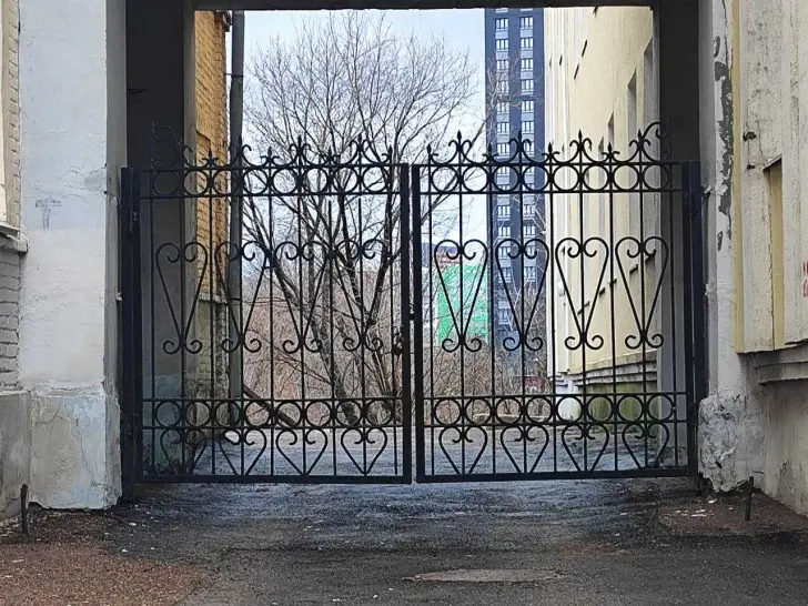 В Уфе изъяли дом и выписали жильцов в пользу мэрии