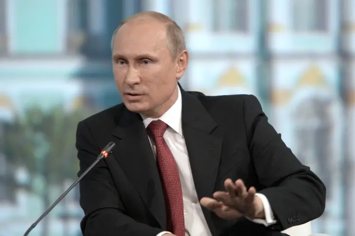 Самокаты уходят с тротуаров: Путин поручил ограничить их передвижение