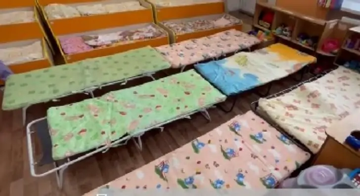 В детском саду под Уфой малыши спали на раскладушках