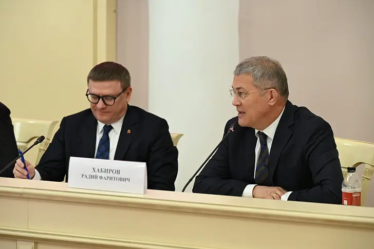 Хабиров слетал в Петербург. Что он там делал?