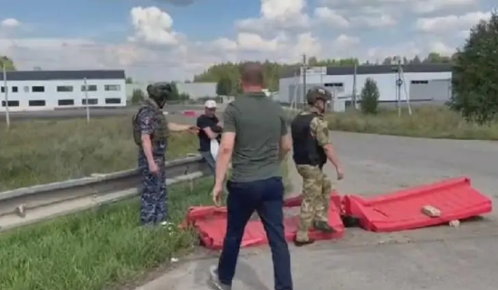 Жители Башкирии усомнились, что Хабиров обезвредил «мужчину с гранатой» под Уфой