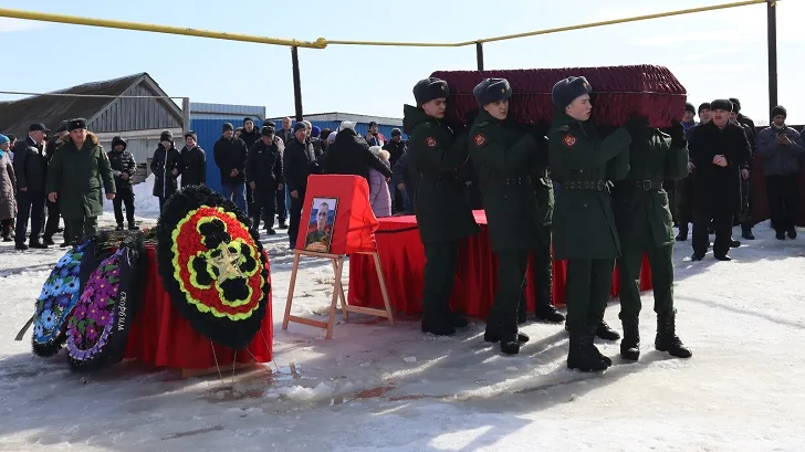 В Татарстане простились с контрактником, павшим при штурме Артемовска