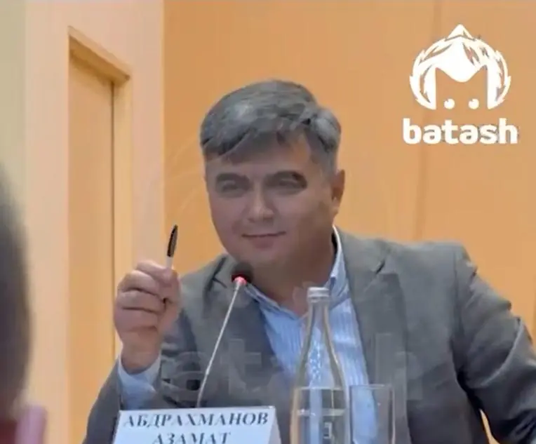 В Уфе чиновник ухмылялся, выслушивая жалобы живущих по соседству с центром для зэков