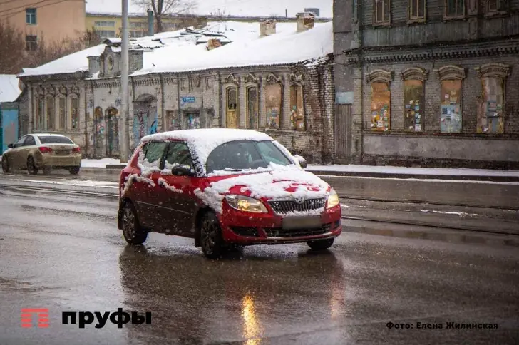 В России автомобильные номера могут получить два новых цвета 