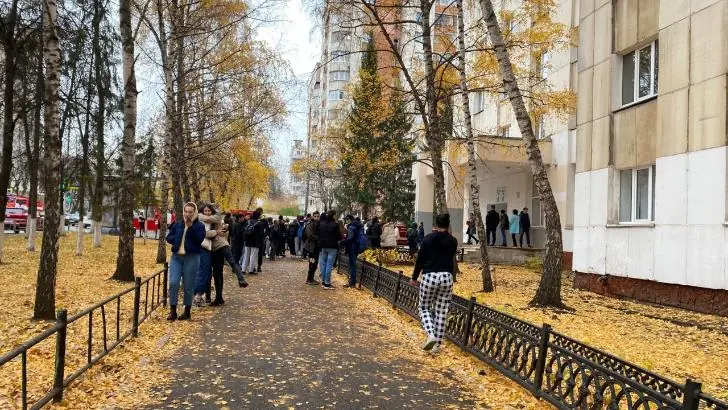 Из студенческого общежития в Уфе эвакуировали более 200 человек