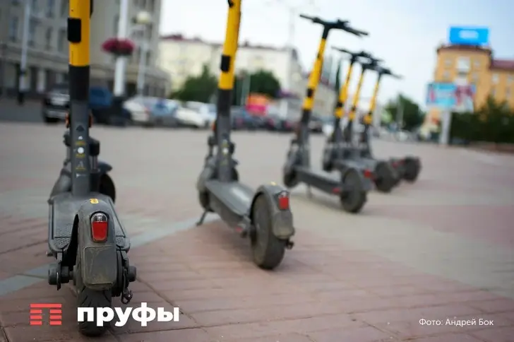 В России вводят обязательную регистрацию электросамокатов: как будут выглядеть новые номера