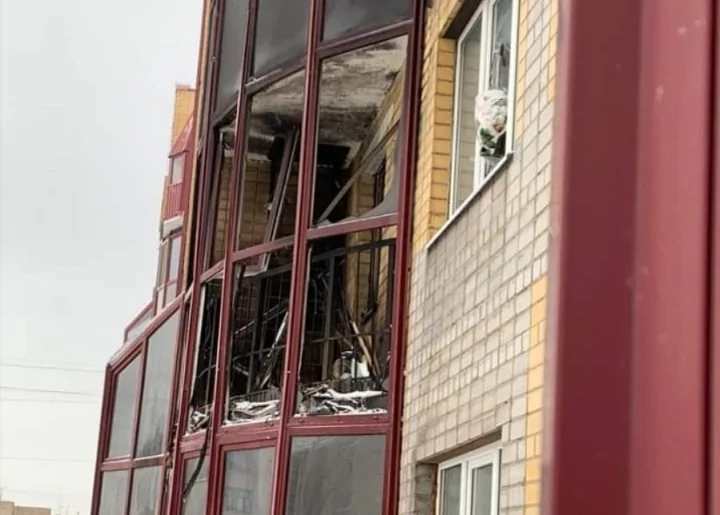 В Стерлитамаке из-за фейерверков загорелся балкон жилого дома