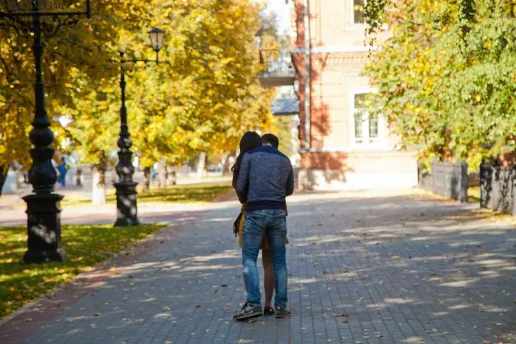 Пьяный муж ногой сломал палец жене в Уфе