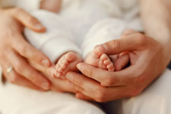 С 1 апреля новорожденных в России начнут проверять еще на два редких заболевания