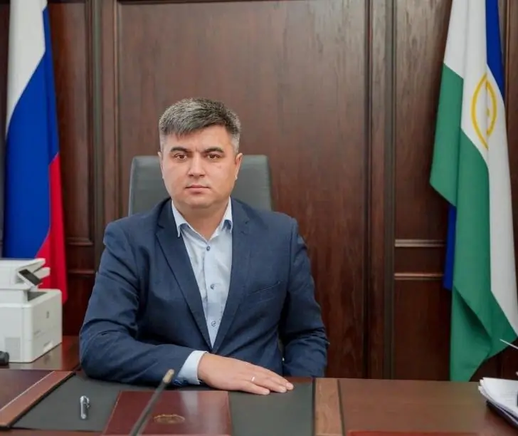 Глава Башкортостана лишил Азамата Абдрахманова части полномочий