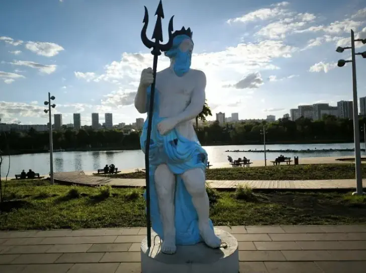 Обещали на века, развалилось с полпинка – смотрим примеры архитектурного уродства и недоделок Уфы