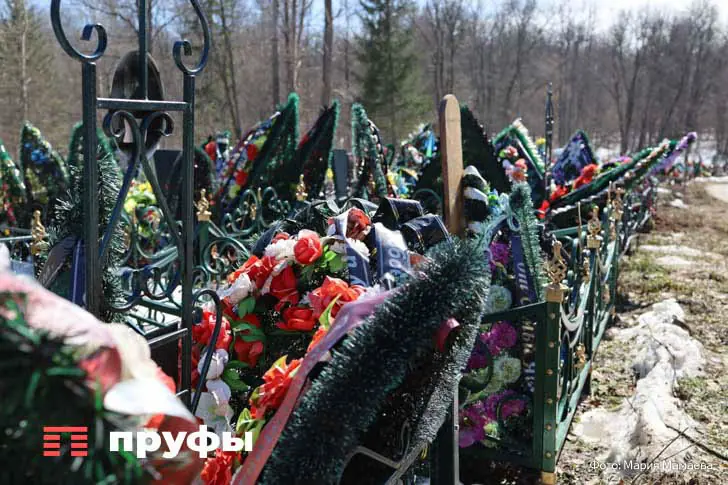 «А где хоронить, в Узбекистане?» Кладбище разделило деревню под Уфой на два лагеря 