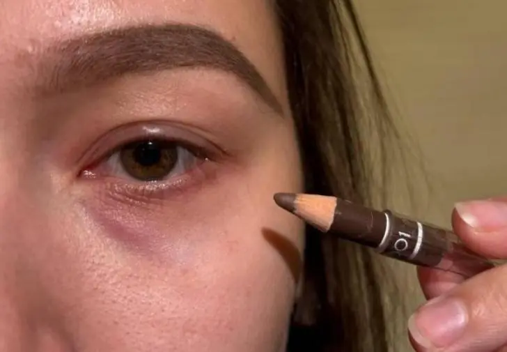 Омолаживающий макияж за 3 минуты: секреты визажистов на каждый день