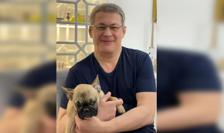 Хабиров показал собачку, которую ему подарили родственники погибшего военного