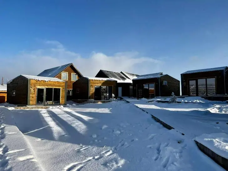 Для автотуристов в Башкирии построили модульные дома с душевыми и кухней