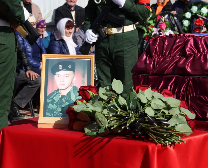 В Башкирии простились с мобилизованным, погибшим на СВО в свой день рождения