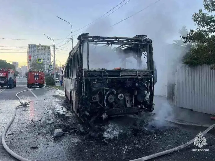 В Уфе горел пассажирский автобус – подробности 