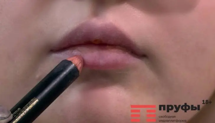 Идеальный макияж за 5 минут – губы поднимутся, морщины скроются