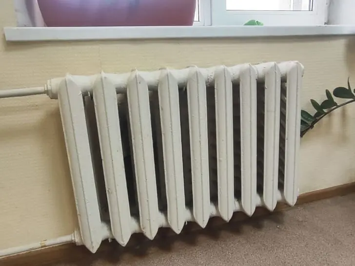 Самовольно менять батареи опасно: чем это грозит владельцам квартир